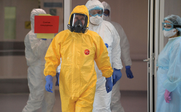 Virus: la Russie rongée par le variant Delta qui contrarie la levée mondiale des restrictions