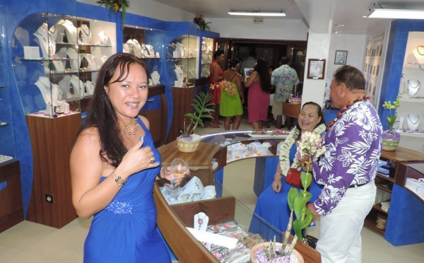 Nouvelle boutique de perles à Bora Bora : un « Arc-en-ciel » sur « la perle du Pacifique ».