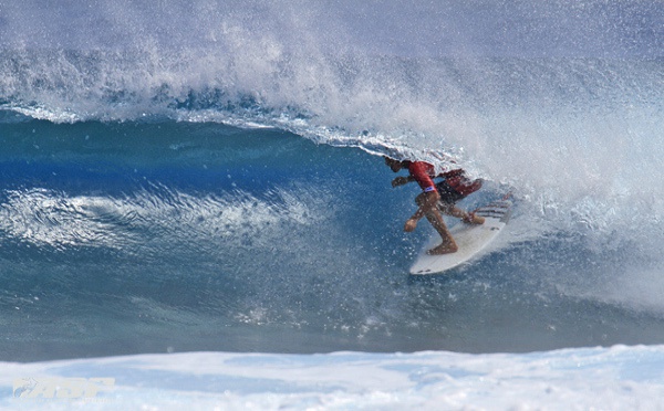 Surf : Enrique Ariitu participera aux Championnats du monde juniors professionnel de l’ASP