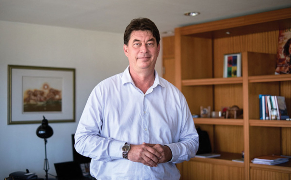 Calédonie: "le vaccin, seule clé pour rouvrir le pays", estime le gouvernement local