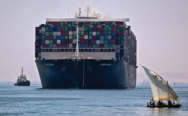 L'Ever Given quitte le canal de Suez après 100 jours d'immobilisation