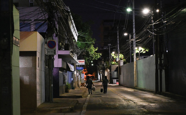 Virus: restrictions renforcées en Thaïlande, couvre-feu à Bangkok