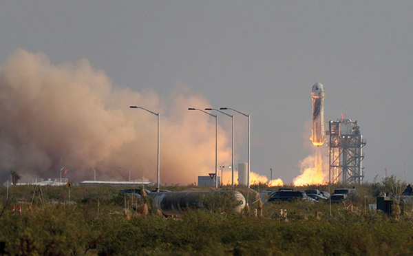A bord de sa fusée Blue Origin, Jeff Bezos réalise à son tour son rêve d'espace