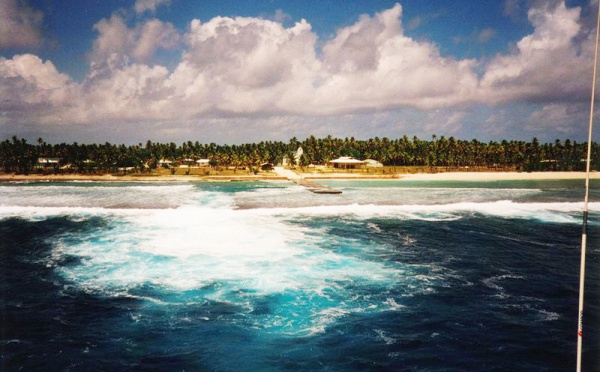 Montée des eaux : le gouvernement polynésien en déplacement dans les Tuamotu