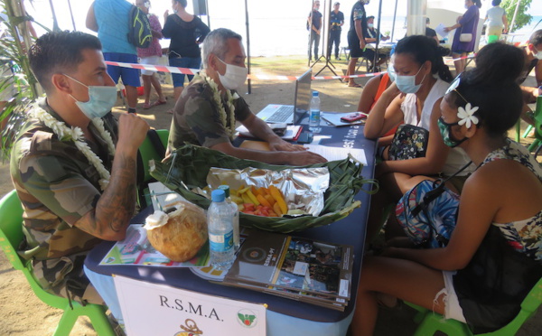 Les forces armées à la rencontre de la jeunesse de Moorea