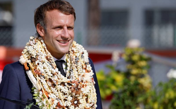 Emmanuel Macron avance son départ de Polynésie à mardi soir
