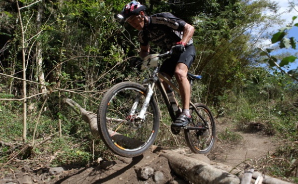 VTT Cross Country : L’étape pour Opeta Vernaudon, la coupe pour Carlqvist Manate