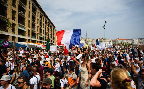 Les opposants au pass sanitaire dans la rue pour le troisième samedi consécutif