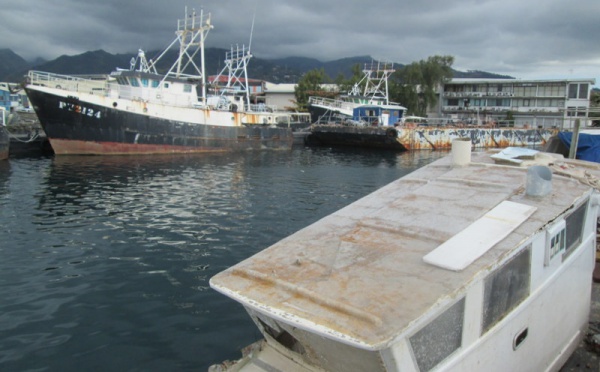 Epaves au port de Papeete : les navires seront "récupérés ou coulés !" prévient Bruno Marty