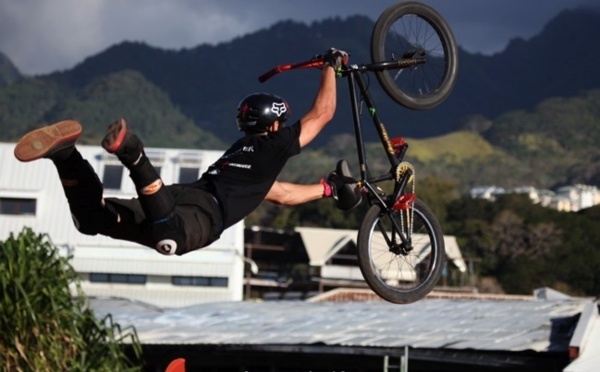 ‘BMX freestyle’ : La jeunesse s’envole au dessus de la ville