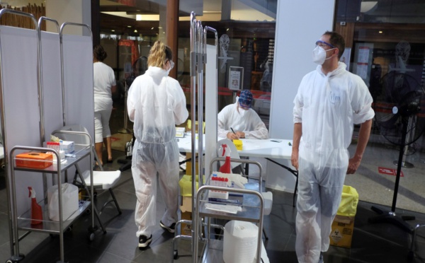 Le test antigénique à l'arrivée des vols internationaux remplacé par un autotest