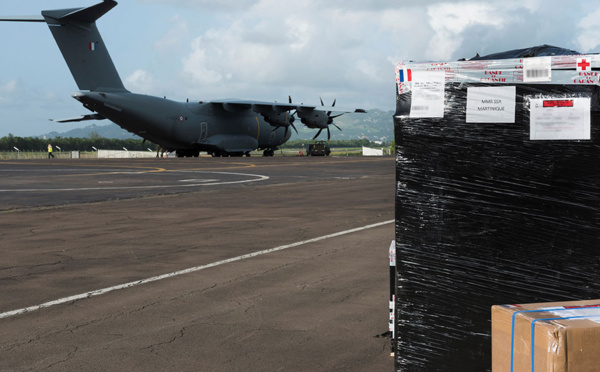 Covid: l'Armée envoie plus de 100 tonnes d'oxygène médical en Martinique