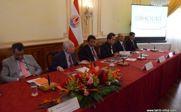 Le gouvernement Flosse fait le bilan des "100 premiers jours"