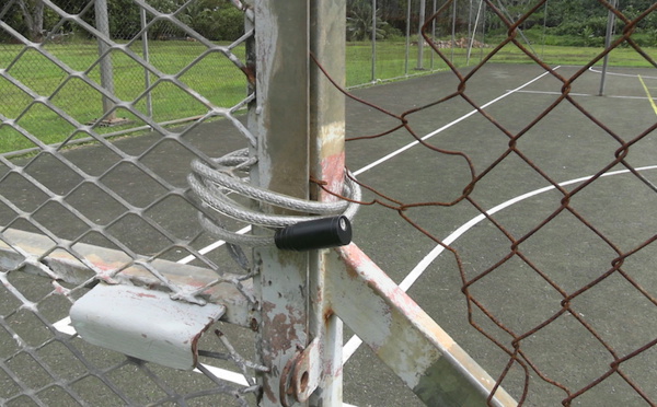 Raiatea ferme tous ses sites publics et sportifs