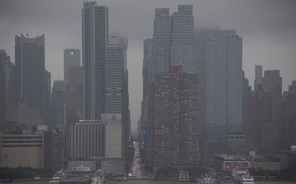Dans l'est des Etats-Unis, la tempête Henri perd de sa force