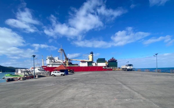 ​Le Taporo VIII repart vers Tureia