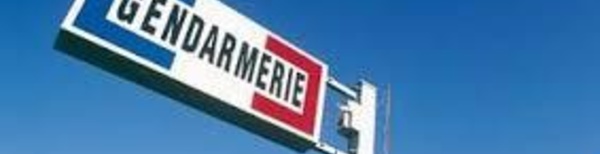 Saoûl, il refuse la priorité à une moto, insulte les gendarmes et détruit du matériel à la brigade