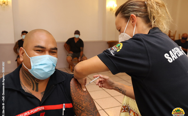 Les pompiers et policiers de Papeete se vaccinent