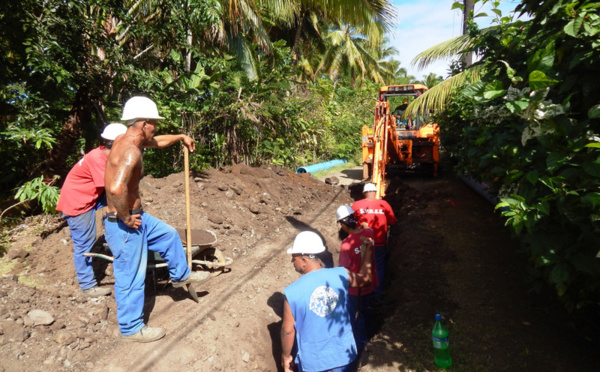 Problème d’eau à Taiarapu Ouest : Un réservoir d’urgence et un forage