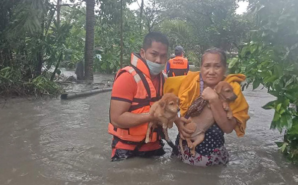 Le super typhon Chanthu menace les Philippines et Taïwan