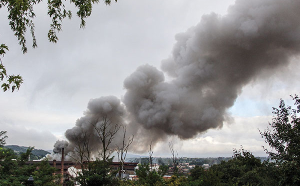 Incendie "circonscrit" dans une usine d'Ariège, confinement levé