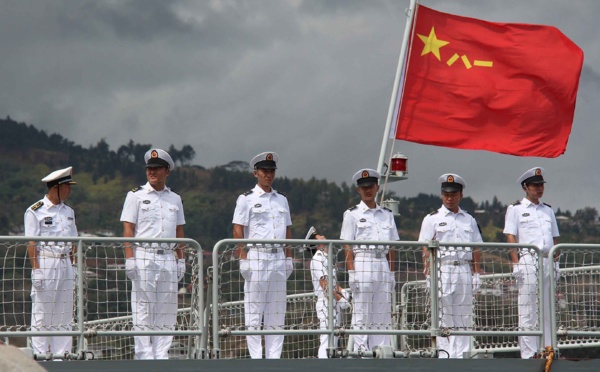 Deux navires de la Marine chinoise en escale à Papeete