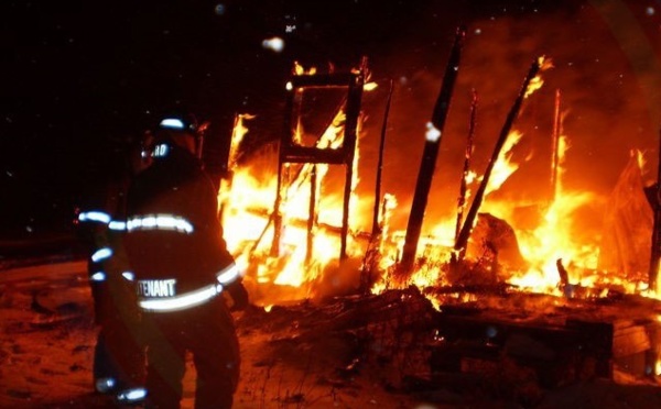 Une maison détruite par le feu à Mataiea