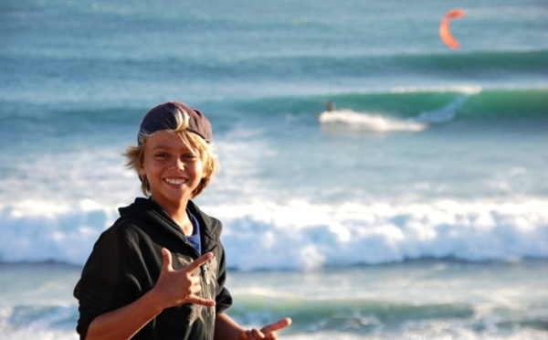 Surf- Kauli Vaast un petit trip en France tout seul comme un grand.