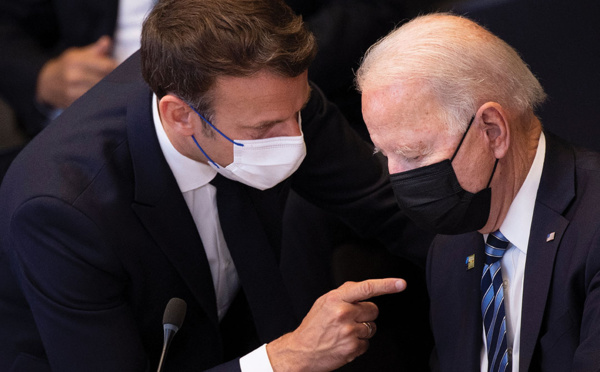 Sous-marins: Washington et Londres cherchent l'apaisement, prochain échange Biden-Macron