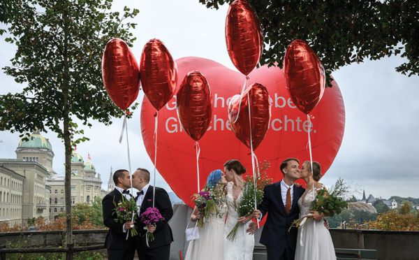 Oui ! Les Suisses votent largement pour le mariage pour tous