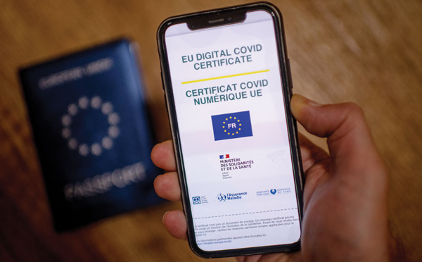 Le gouvernement veut "maintenir" la possibilité de recourir au pass sanitaire "jusqu'à l'été" 2022