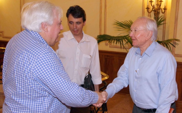 Le Président reçoit l’homme d’affaires australien Clive PALMER