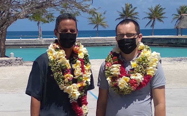 La direction de l'Adie en visite aux Tuamotu