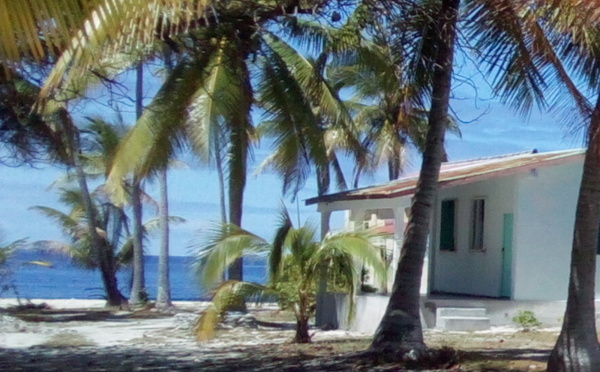 À Amanu, des habitants attendent l'électricité depuis 2 ans