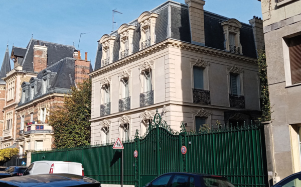 Pas d'inéligibilité mais six mois ferme contre Flosse