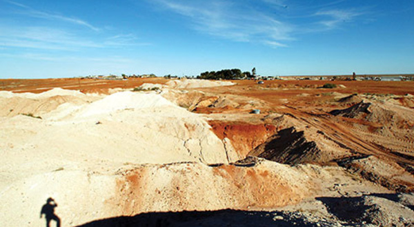 Deux jeunes retrouvés vivants après plusieurs jours dans l'outback australien