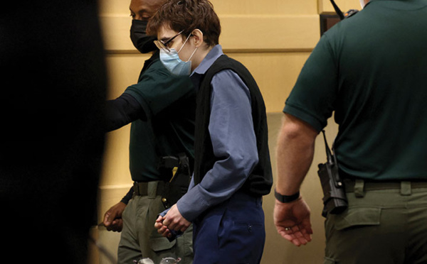 L'auteur d'une tuerie dans un lycée en Floride plaide coupable et s'excuse