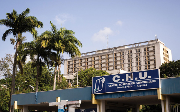 Guadeloupe: près de 600 personnels soignants sur le point d'être suspendus sur le territoire