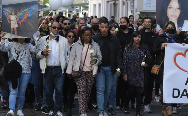 A Mulhouse, l'émouvante marche blanche en mémoire de Dinah, victime de harcèlement
