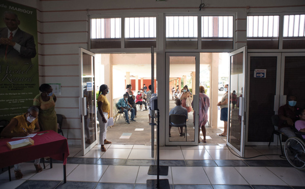 Martinique: manifestation de soignants contre l'obligation vaccinale