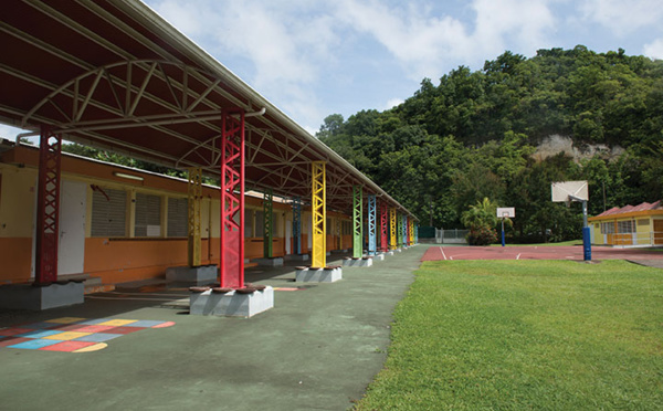En Guadeloupe, une scolarité en pointillé
