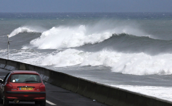La Réunion: surcoût et retard pour la très attendue nouvelle route du littoral