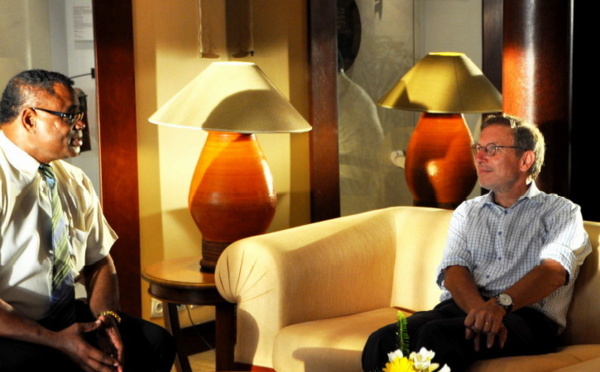 Un ministre du gouvernement fidjien en Nouvelle-Calédonie