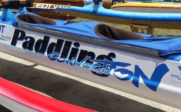 Hawaiki Nui Va'a : 'Paddling Connection' gagne la première étape(diaporama)