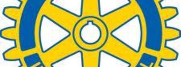 Le Rotary club Papeete-Tahiti organise la 9ème traversée Tahiti Moorea Palmes et Paddles le samedi 16 novembre 2013.