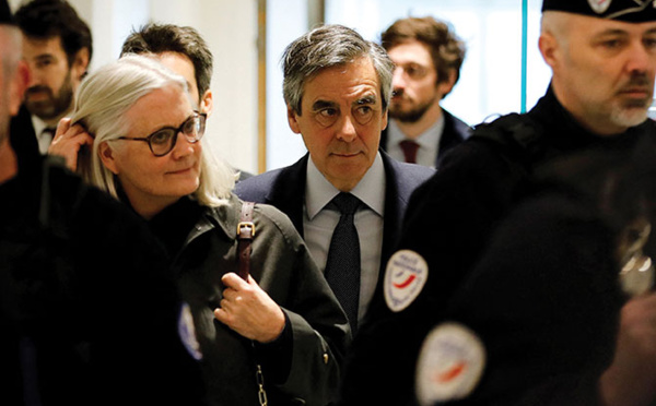 Soupçons d'emplois fictifs: un an de prison ferme requis en appel contre François Fillon
