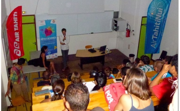Fête de la Science: un énorme succès! amphitéatre comble pour Guillaume Nery et Julie Gautier à l 'Université