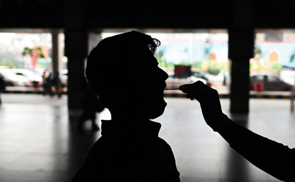 Nez qui coule, mal de tête: ça pourrait bien être Omicron ...