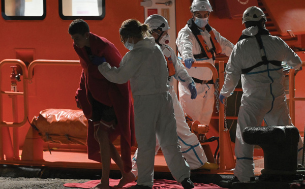 A la recherche des migrants morts ou disparus sur la route des Canaries