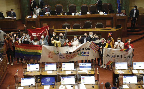 Chili: le Parlement adopte le mariage pour tous